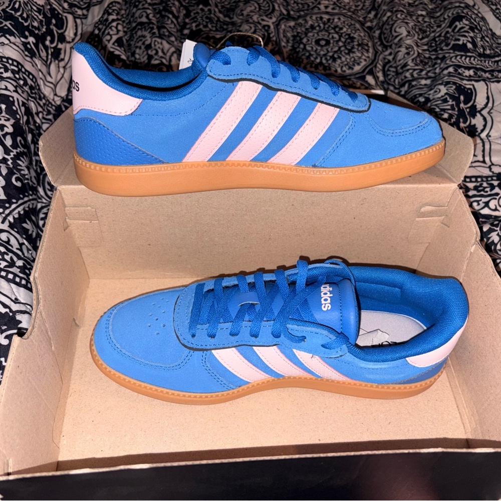 Adidas Breaknet Sleek NIB Blue & Pink Athletic Sneakers with Gum Sole 6.5 Women - Picture 2 of 15